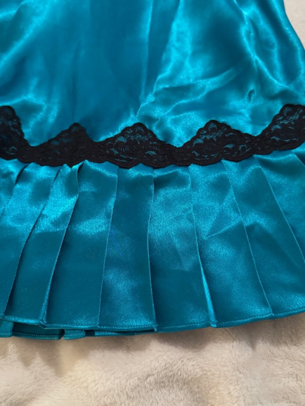 Victoria Secret Gold Label Vintage "Teal" Chemise Pleats and Lace - Picture 5 of 15